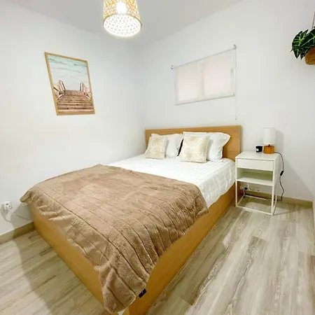 Swimming Pool, Great Location, Family Friendly, Cozy 아파트 *